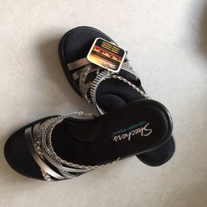 NWT Sketchers Memory Foam Wedge Sandals